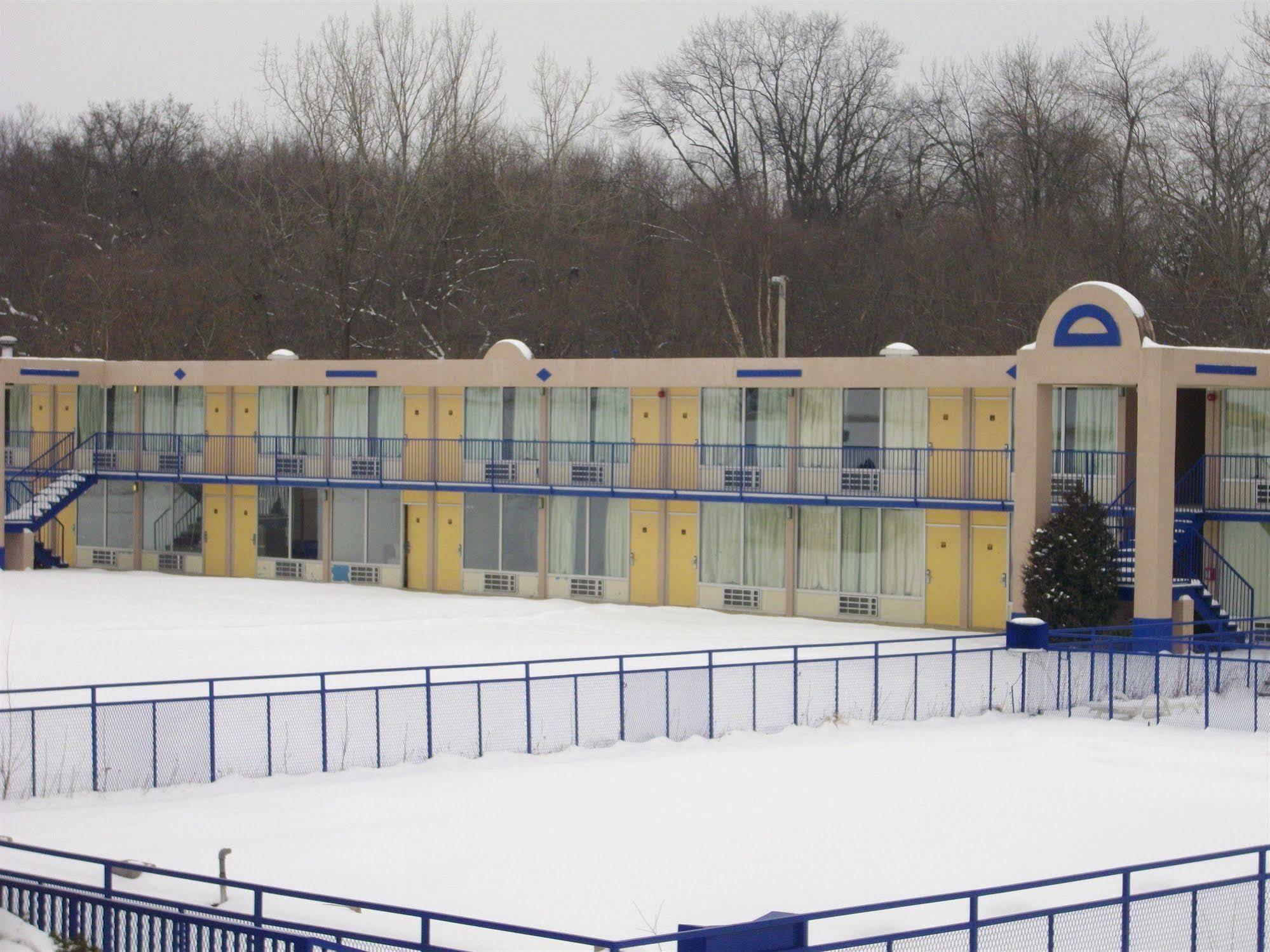 Macomb Inn Kültér fotó